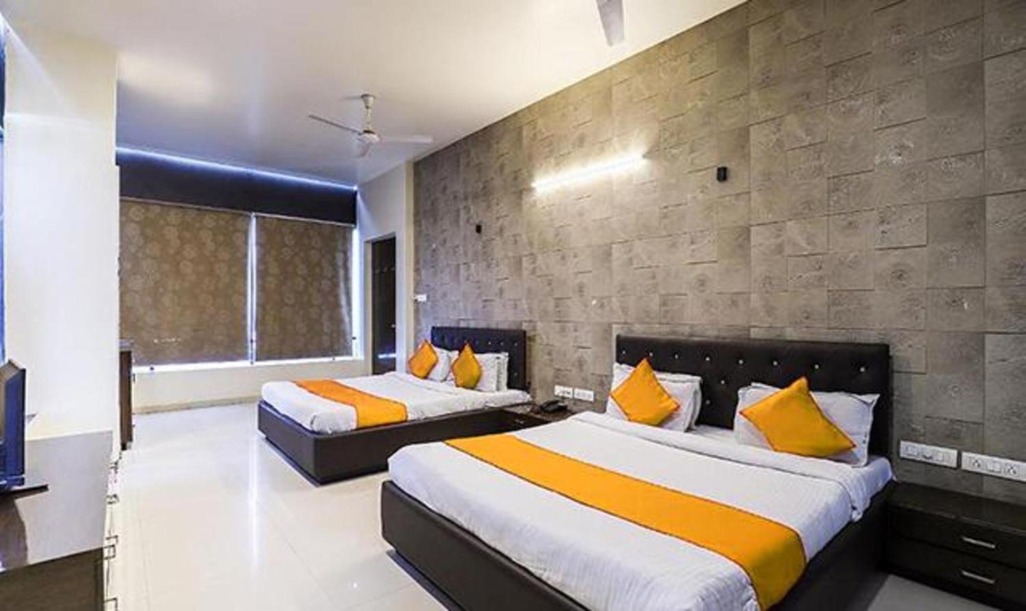 Hotel O Marigold Surate Extérieur photo