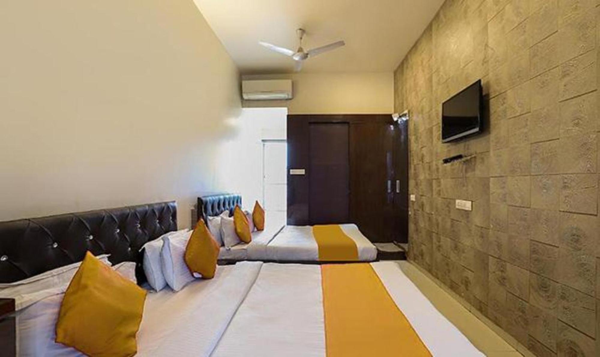 Hotel O Marigold Surate Extérieur photo