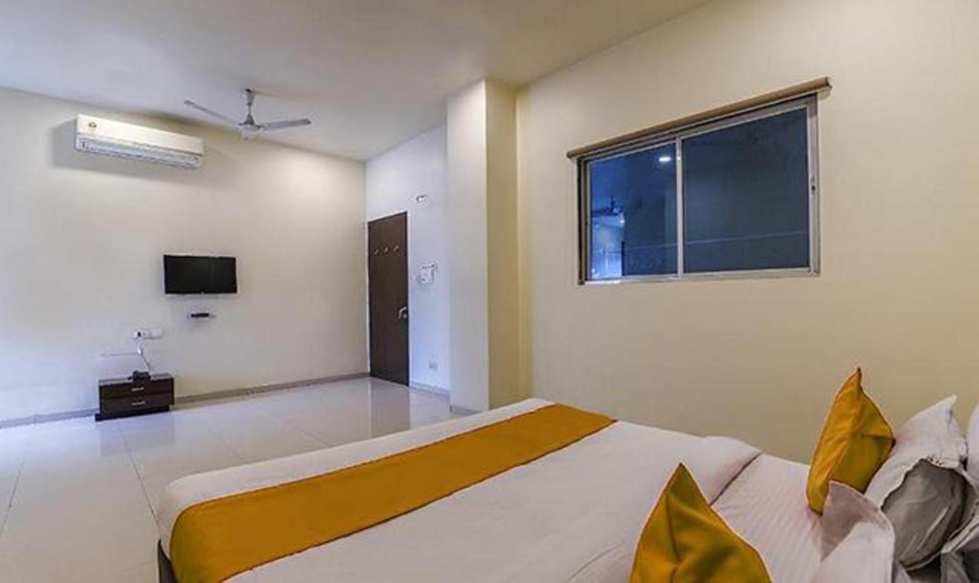 Hotel O Marigold Surate Extérieur photo